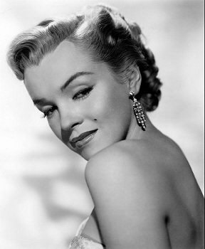 Marilyn en "Eva al desnudo"... uno de los t�tulso analizados por Jos� Luis Borau.