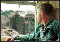 Lo peor es que el final abierto a la esperanza anula en parte las intenciones del propio discurso de la pel�cula.