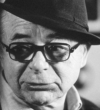 Pese a lo que algunos recuerdan, Billy no s�lo ha hecho pel�culas c�micas: ha trabajado en casi todos los g�neros, y estos dos trabajos en el "cine de terror" son un buen ejemplo: "Sunset boulevard" y "Fedora".
