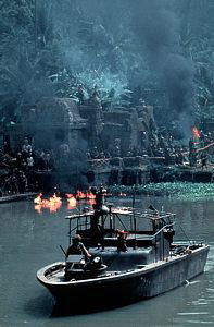 "Apocalypse Now Redux" tiene un estudio comparativo con la anterior versi�n: conclusi�n, no ha empeorado, pero tampoco ha mejorado con el metraje adicional.