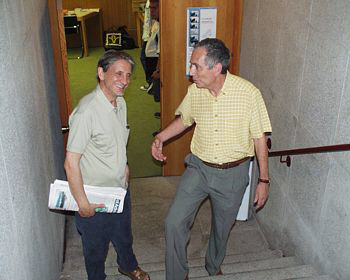 Basilio y Adolfo en la sede de la Filmoteca de Castilla y Le�n, donde se expone una colecci�n de piezas de la historia del cine cedidas por Patino.