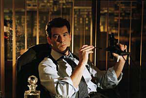 Pierce Brosnan es el �ltimo Bond de la lista... de momento. Sus filmes son ante todo grandes espect�culos, aunque los guiones no acaban de estar "tan finos" como uno quisiera.