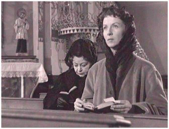 20. Una de las escenas m�s brillantes del filme. Y uno de los grandes momentos interpretativos de Betsy Blair. Ambos se encuentran en misa... y no puede ser casual.