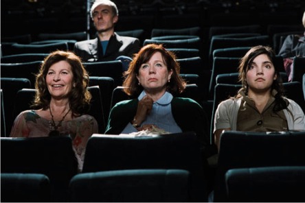 Un enredo para disfrutar en el sofá... no en la sala de cine porfinviuda4.jpg