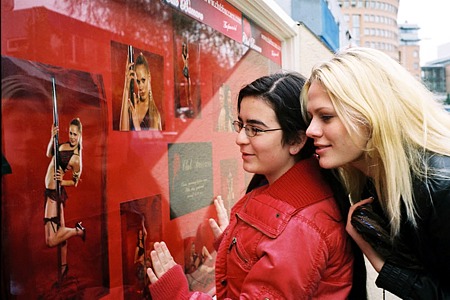 se17-katia_sisters.jpg