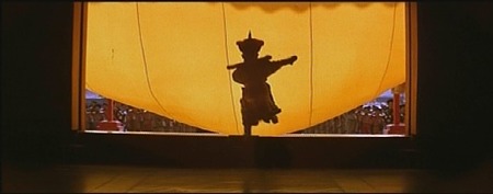 Vittorio Storaro realiza un prodigioso uso del color ultimoemperador54.jpg