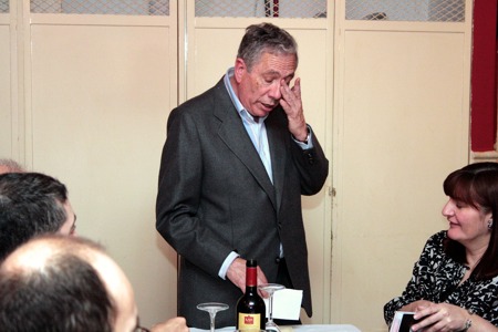 Al dire se le escapa alguna lagrimita recordando que 'cualquier tiempo pasado no siempre fue mejor' Al dire se le escapa alguna lagrimita recordando que 'cualquier tiempo pasado no siempre fue mejor'