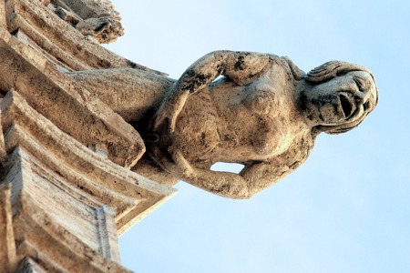 Definitivamente, la Lonja de Valencia esconde algunas 'amistades peligrosas' Definitivamente, la Lonja de Valencia esconde algunas 'amistades peligrosas'