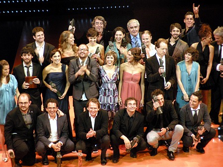 Todos los premiados en M&aacute;laga 2009, en la foto de familia de la gala de clausura