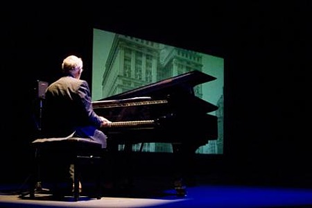 Michael Nyman acompa&ntilde;&oacute; con el piano algunos cortos suyos y de otros cineastas