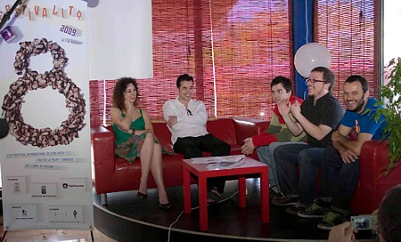Incluso las ruedas de prensa en el Festivalito son... otra cosa