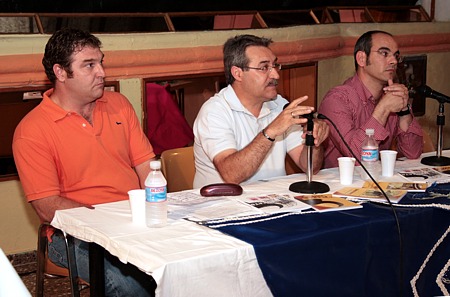 Chimo Galcer&aacute; y Juan Claramunt en la presentaci&oacute;n del cuarto libro: 'El Sindicato del cine'