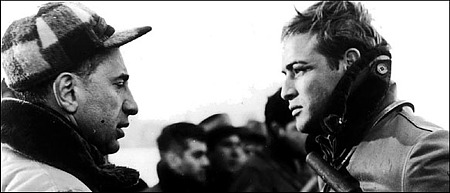 Elia Kazan dirigiendo a Marlon Brando