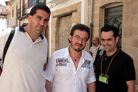 Ba&ntilde;os entre el autor del art&iacute;culo y un nuevo colaborador de Encadenados, Juanfra &Aacute;lvarez y V&iacute;ctor Le&oacute;n