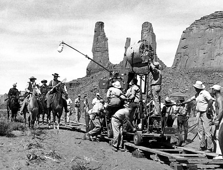 John Ford entra en la leyenda: rodaje de 'Centauros del desierto' John Ford entra en la leyenda: rodaje de 'Centauros del desierto'