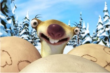 Scrat comparte su lucha por la bellota con Scate, una linda y seductora ardilla que le hace la vida imposible