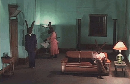 La fascinaci&oacute;n de Lynch en esta pel&iacute;cula no es la de mostrar el lado oscuro y siniestro de lo cotidiano, sino la de jugar 