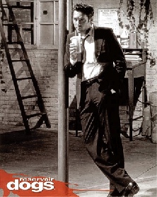 'Reservoir Dogs' recuerda lejanamente no s&oacute;lo al viejo cine de detectives y asesinos, al cine negro, sino incluso, pido perd&oacute;n por segunda vez, al de John Ford