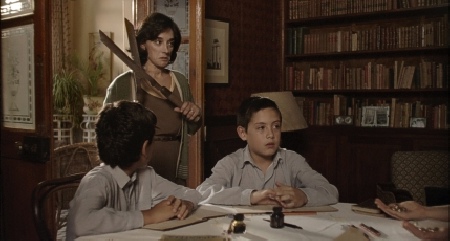 El filme esta muy bien narrado, con una cadencia que se amolda a todos los climas que lo componen