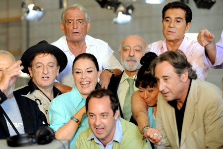 Por la gracia de Luis, algo as&iacute; como una producci&oacute;n de Amiguetes Entertainment