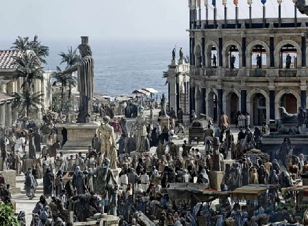La monumentalidad de la puesta en escena atrapa la atenci&oacute;n del espectador desde el inicio