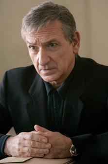 Adem&aacute;s de la necesidad de adaptarse a la fidelidad de la historia, en este caso el libro del protagonista, este tipo de filmes tambi&eacute;n se ve constre&ntilde;ido por un modelo que el espectador ya tiene interiorizado 