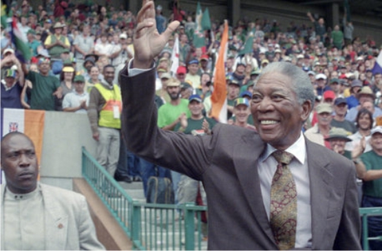 Bien es cierto que el personaje Mandela-Freeman comparte la soledad propia de los héroes de Esatwood