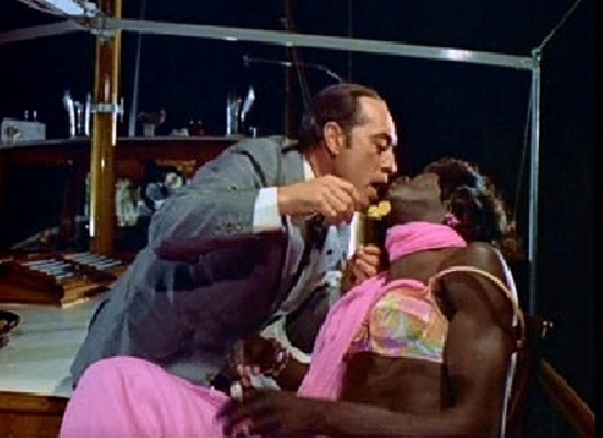 ¡Vivan los novios! era el primer filme en color de Berlanga. Por supuesto, se le pedía más al tratamiento cromático que el filme ofrecía