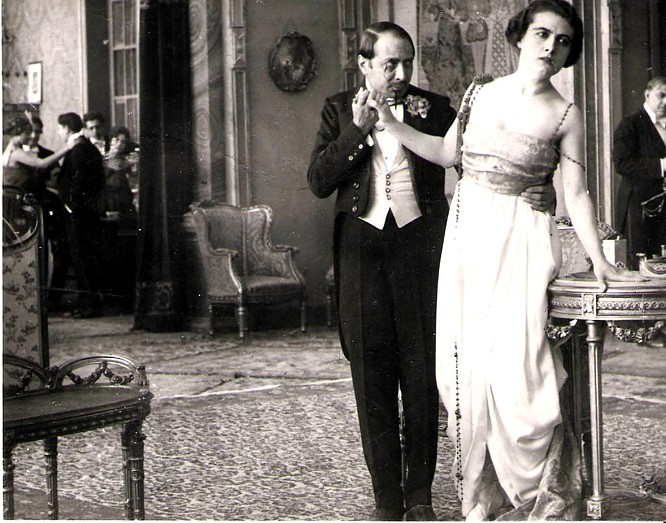 Francesca Bertini y Francesco Gennaro en Avaricia (L’avarizzia), de Gustavo Serena (1915).