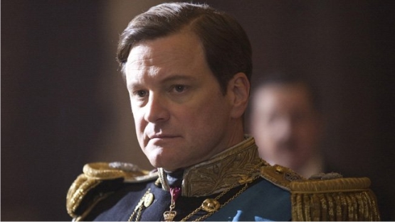 Tom Hooper, recogedor de Emmys por sus trabajos televisivos (John Adams, Elizabeth I, Longford, Prime Suspect) y director de Damned United (2009), bromea diciendo que sólo le ofrecieron este proyecto por ser medio inglés y medio australiano Tom Hooper, recogedor de Emmys por sus trabajos televisivos (John Adams, Elizabeth I, Longford, Prime Suspect) y director de Damned United (2009), bromea diciendo que sólo le ofrecieron este proyecto por ser medio inglés y medio australiano