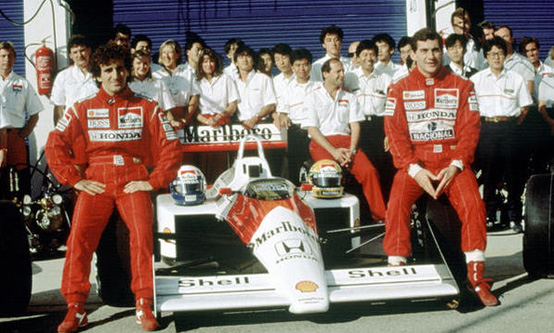 Muy enraizada con la visión religiosa que tenía Senna, la película parece seguir un camino ascendente hacia Dios senna03