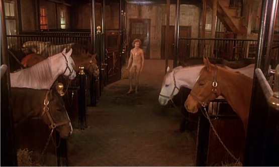 Lumet tocó un tema innombrable hasta entonces, escenificándolo de manera más que sugerente, pero sin llegar a lo explícito equus10