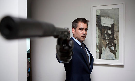 Pretendiendo crear una película de alta seriedad y con muchos dobleces, Monahan solo consigue rodar escenas que poco tienen que decir a un espectador que se verá perdido, sin saber muy bien a qué tipo de producción se enfrenta london-boulevard-2