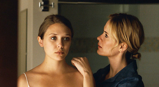 martha-marcy-may-marlene-3