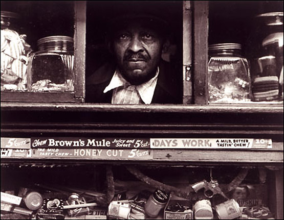 ORDINARY MIRACLES. THE PHOTO LEAGUE’S NEW YORK / Milagros corrientes: El Nueva York de la Photo League (2012) ordinary-miracles-1