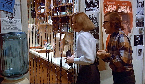 Sueños de seductor, escrita y protagonizada por Woody Allen, pero dirigida por Herbert Ross play-it-again-sam-6