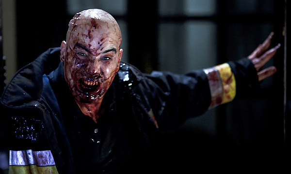 Los fallos en el guión y las trampas son tan evidentes que dejan el argumento al descubierto, sin nada a lo que aferrarse desde el minuto uno hasta su conclusión rec-4-4