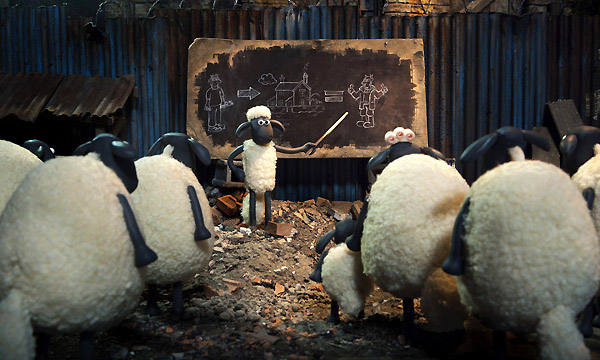 Vistos los éxitos y la calidad de los largometrajes de la Aardman Animations, uno no puede dudar a la hora de elegir una de sus películas para pasar un buen rato en el cine junto a sus hijos la-oveja-shaun-4