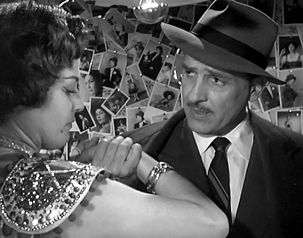 Como en su día señaló Miguel Porter en su Història del cinema a Catalunya, en los años que nos ocupan, el relato policiaco español subsiste en medio del melodrama, la comedia blanca o folclórica adulterada, la mitohistoria y la hagiografía moralizante los peces rojos-9