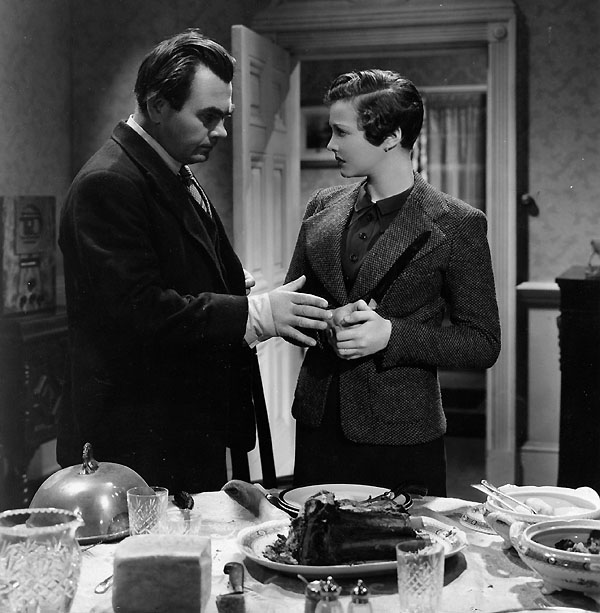 Sin duda uno de los filmes notables de la etapa inglesa del maestro del suspense, donde ya es apreciable su estilo y su capacidad para narrar historias sabotaje-3