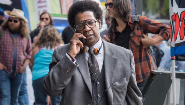 enzel Washington da vida al impoluto letrado Roman en una interpretación que no parece técnica o ensayada, o que el actor la haya compuesto a las órdenes del director, sino que directamente da la sensación de provenir de un don consustancial a Washington roman-j-israel-1