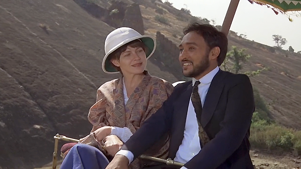 Pasaje a la India está realizada dentro de los cánones clásicos, es una película clásica y no deja de estar un poco demodé en este sentido ya para aquel 1984 en que se estrenó. pasaje-a-la-india-1