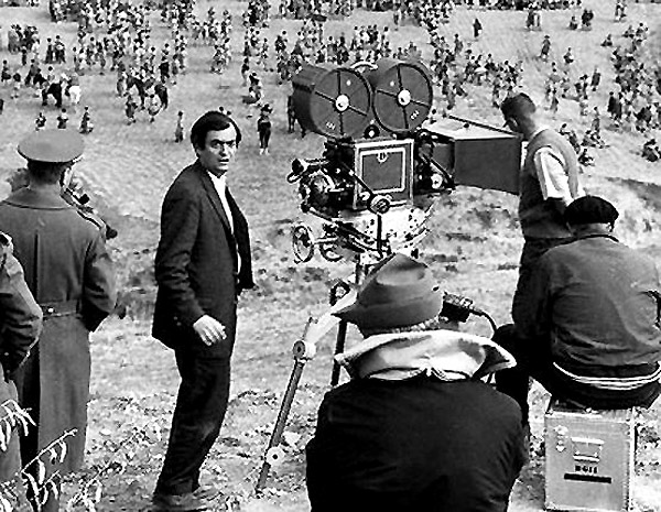 Kubrick durante el rodaje de la batalla final de 'Espartaco' en tierras españolas la-ventana-espartaco2