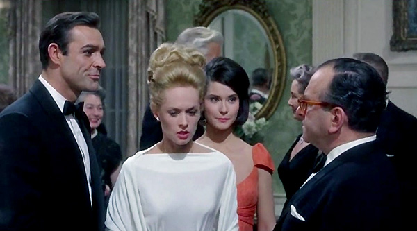 Tippi Hedren realizó un excelente trabajo interpretativo, muy presionada, como ahora sabemos, aportando una gran sensibilidad; y teniendo presente que rodaba sólo su segunda película. marnie-4