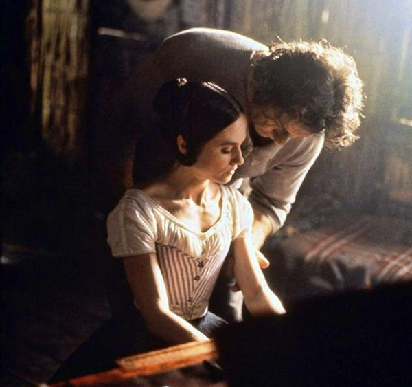 Yo creo que El piano es una de esas películas que se deben ver, que no se pueden pasar por alto, pues es un monumento a la música en un mundo silente y a la vez sensual el-piano-2