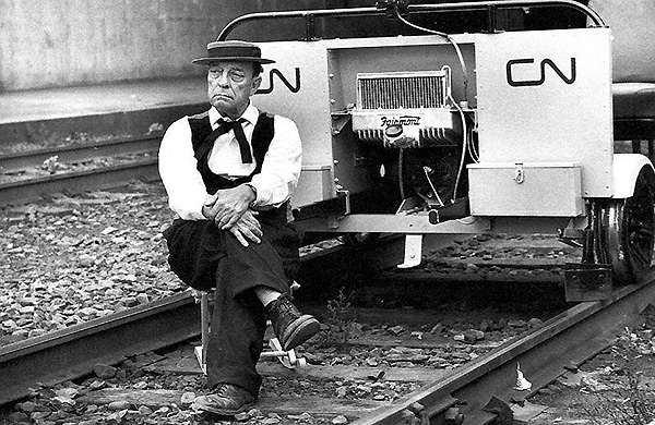 El ferroviario (The Railrodder, 1965) buster-5-railroader