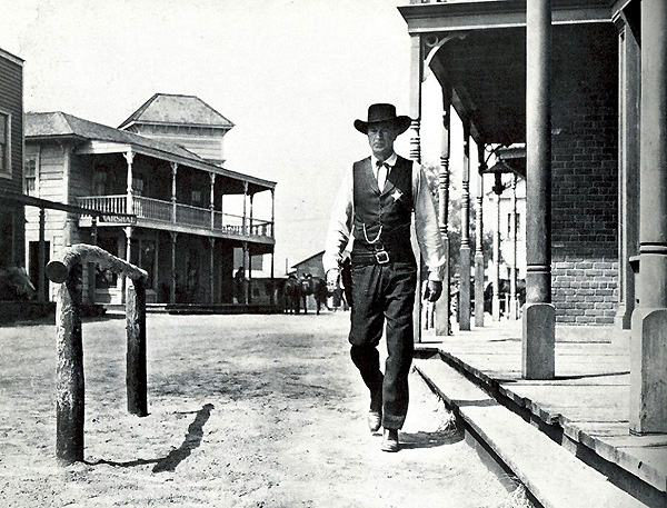 Sólo ante el peligro (High noon, 1952) esperando-solo-peligro